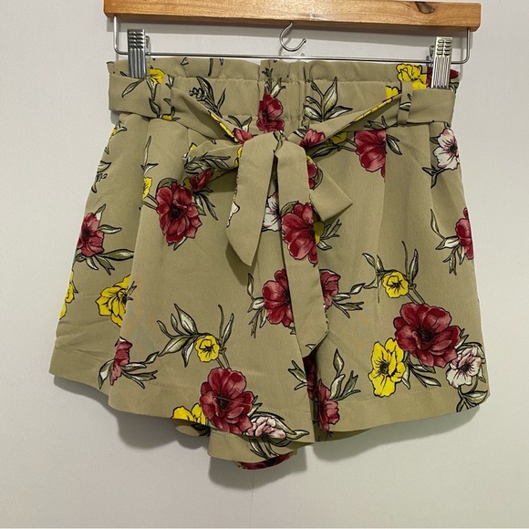 Blashe‎ Floral Shorts Size Small Multicolor Elastic Belted Waist Casual Preppy - Picture 1 of 10